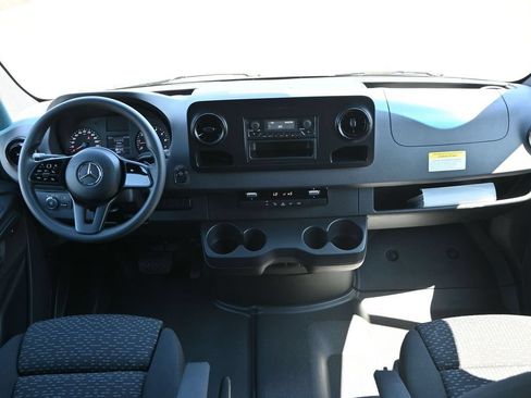 Used 2019 Mercedes-Benz Sprinter 144 image 43