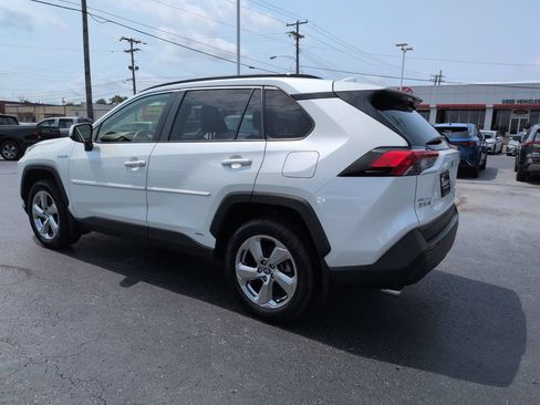 Used 2021 Toyota RAV4 XLE Premium AWD/4WD image 3