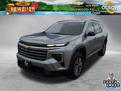 Used 2025 Chevrolet Traverse LT