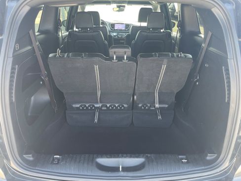 Used 2023 Chrysler Pacifica Touring-L w/ S Appearance Package image 14