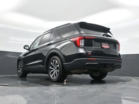 Used 2025 Ford Explorer ST-Line w/ Premium Package image 40