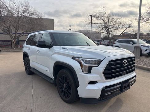 Used 2025 Toyota Sequoia Limited image 3