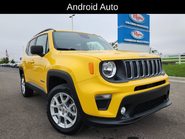 Used 2023 Jeep Renegade Latitude w/ Sun & Fun Group AWD/4WD image 14