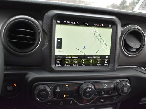 Certified 2022 Jeep Gladiator Willys image 20