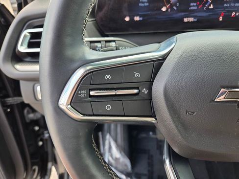 Used 2025 Chevrolet Traverse LT w/ Midnight/Sport Edition FWD image 30