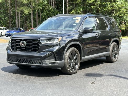 Used 2025 Honda Pilot Black Edition image 5