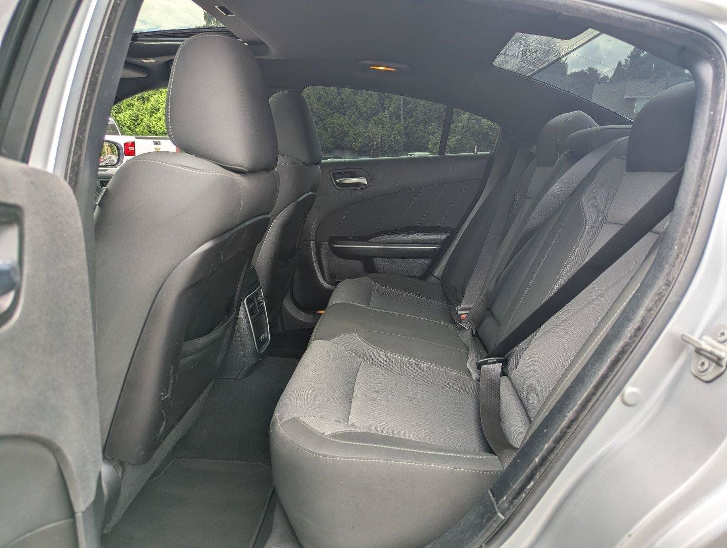 Used 2019 Dodge Charger SXT RWD image 29