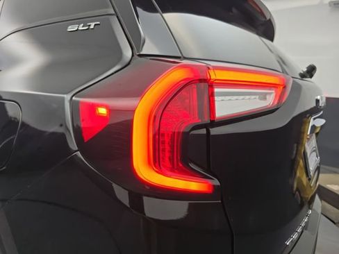 Used 2024 GMC Terrain SLT image 18