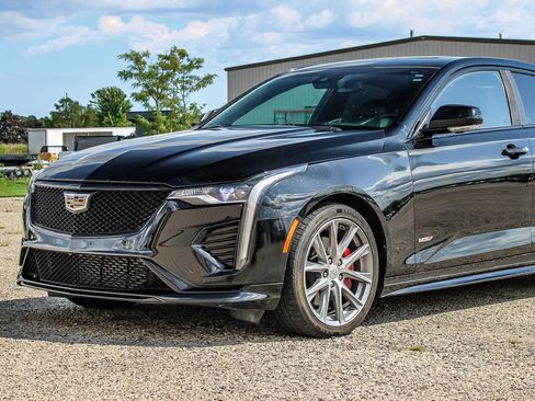 Used 2020 Cadillac CT4 V w/ Climate Package AWD/4WD image 16