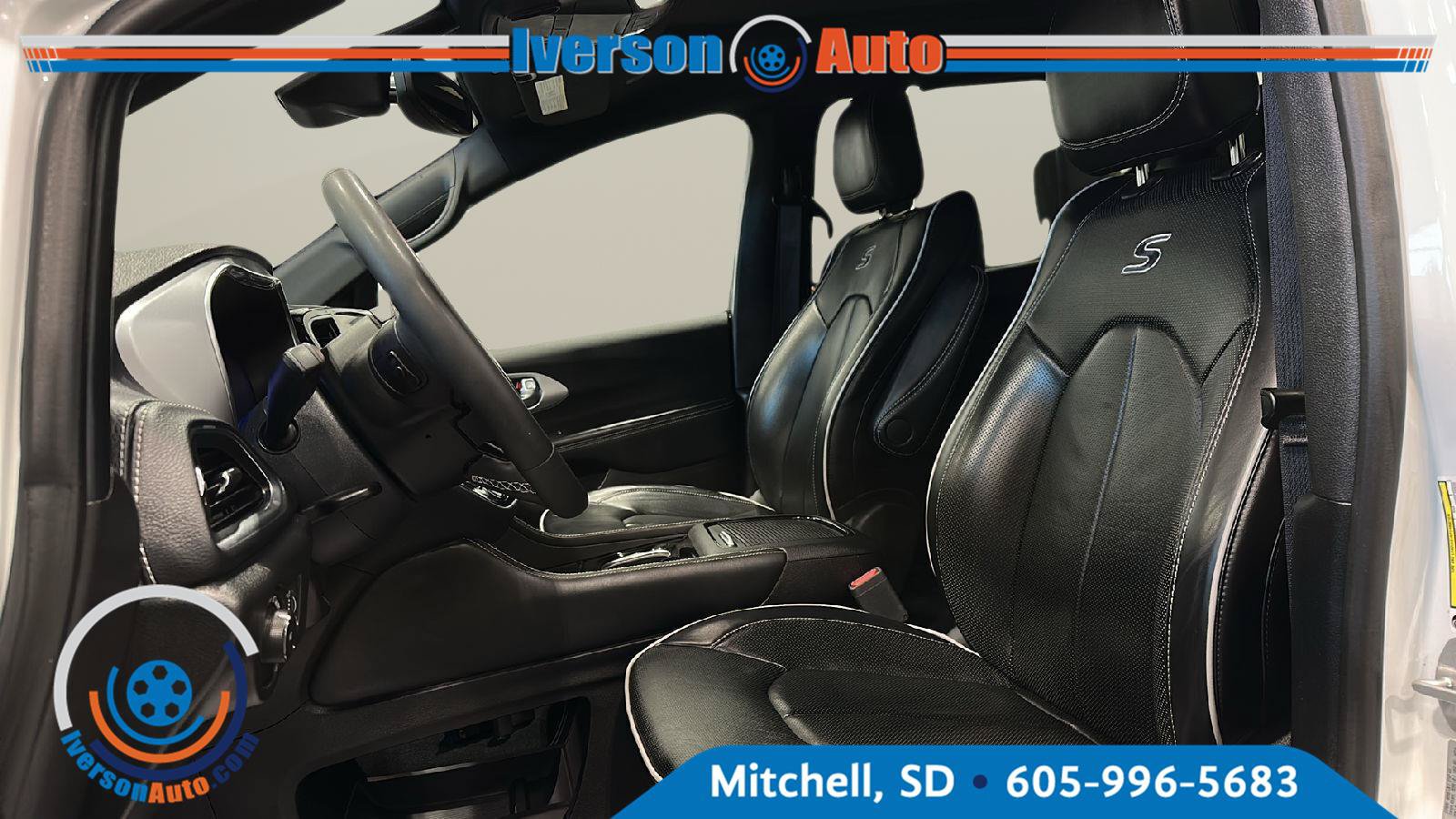 Used 2025 Chrysler Pacifica Limited FWD image 15