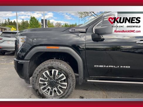New 2026 GMC Sierra 3500 Denali Ultimate AWD/4WD image 13
