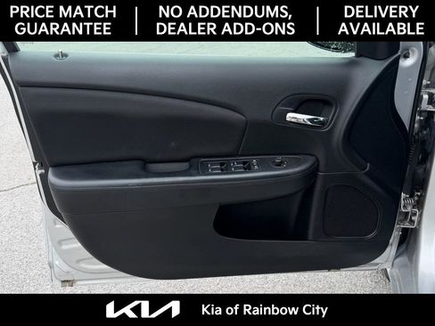 Used 2011 Chrysler 200 LX FWD image 12