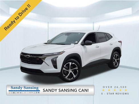 Used 2026 Chevrolet Trax RS FWD image 1