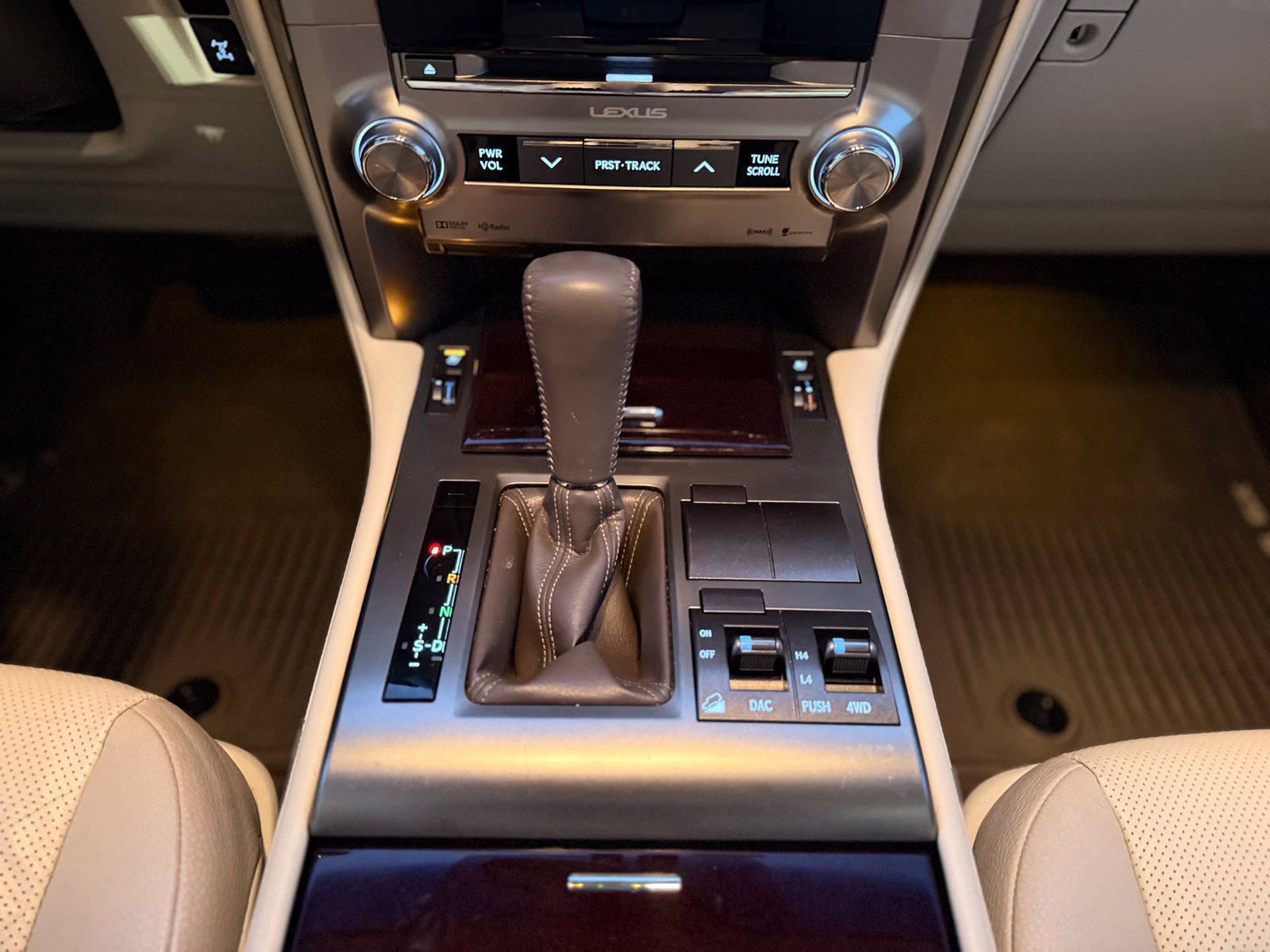 Used 2019 Lexus GX 460 Premium AWD/4WD image 32