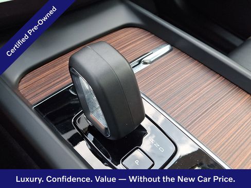 Certified 2024 Volvo XC60 B5 Plus w/ Climate Package AWD/4WD image 16