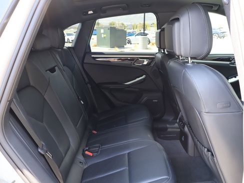 Used 2024 Porsche Macan AWD/4WD image 24