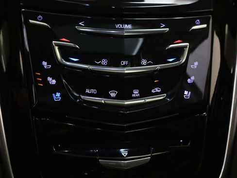 Used 2019 Cadillac Escalade Premium Luxury AWD/4WD image 11