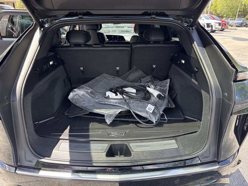 Used 2024 Cadillac Lyriq Luxury w/ LPO, Floor Liner Package RWD image 11