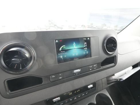 Used 2022 Mercedes-Benz Sprinter 144 Cargo image 9