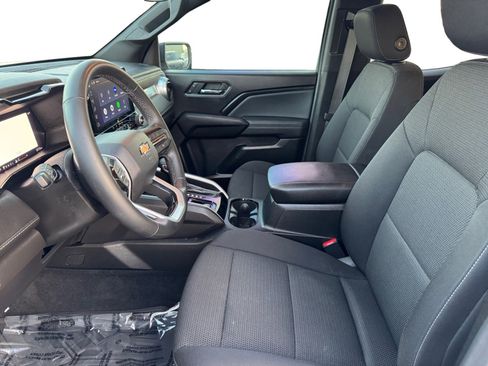 Used 2024 Chevrolet Colorado LT w/ LT Convenience Package image 9