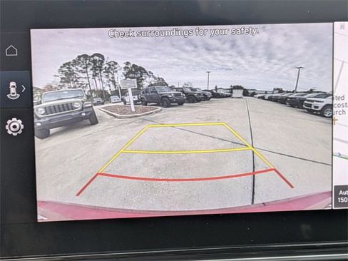 Used 2024 Hyundai Elantra SEL image 21