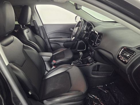 Used 2020 Jeep Compass Latitude FWD image 32