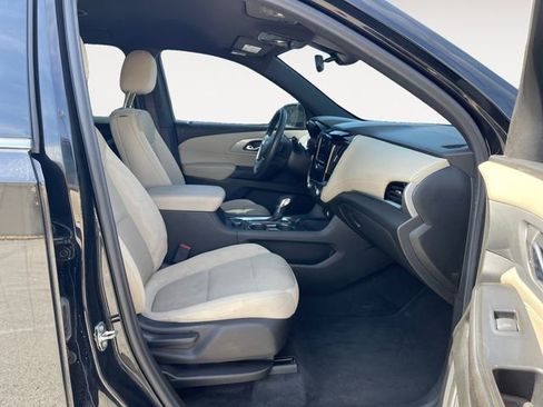 Used 2022 Chevrolet Traverse LS FWD image 15