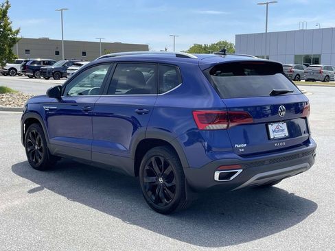 Used 2023 Volkswagen Taos SE w/ Panoramic Sunroof Package FWD image 25