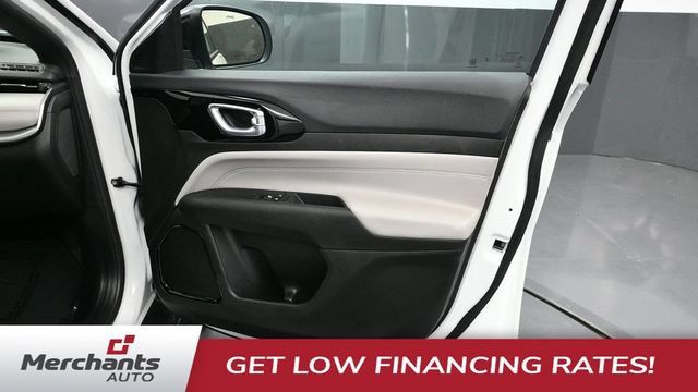 Used 2025 Jeep Compass Limited AWD/4WD image 10