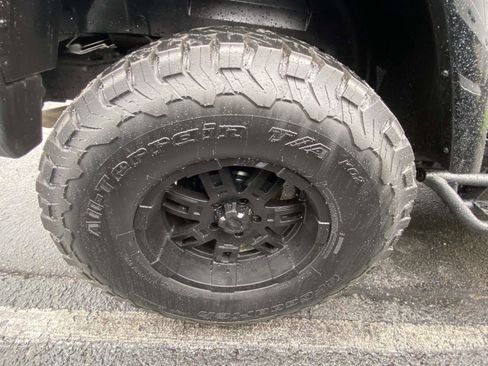 Used 2012 Jeep Wrangler Unlimited Sahara image 10