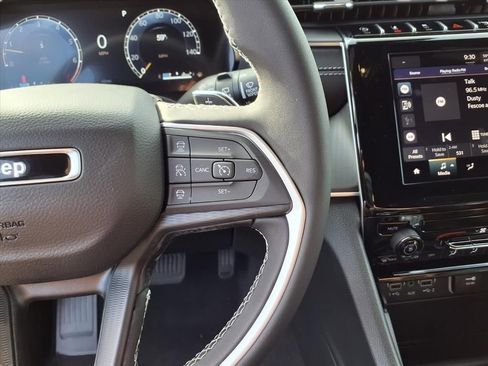 New 2025 Jeep Grand Cherokee L Laredo image 11