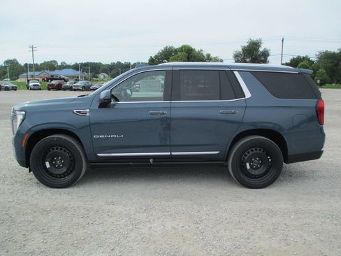 New 2026 GMC Yukon Denali w/ Denali Reserve Package AWD/4WD image 7