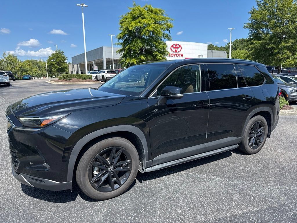Used 2025 Toyota Grand Highlander AWD Hybrid image 2