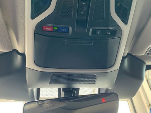 Certified 2023 Subaru Outback Limited AWD/4WD image 10