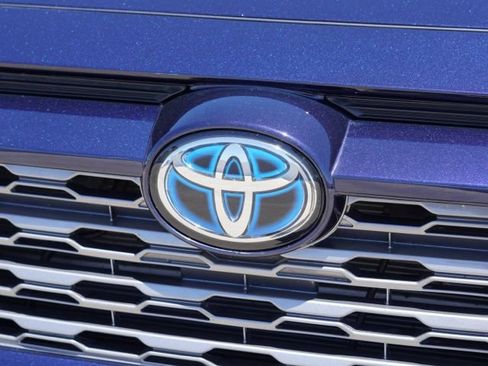 Used 2021 Toyota RAV4 XSE AWD/4WD image 10