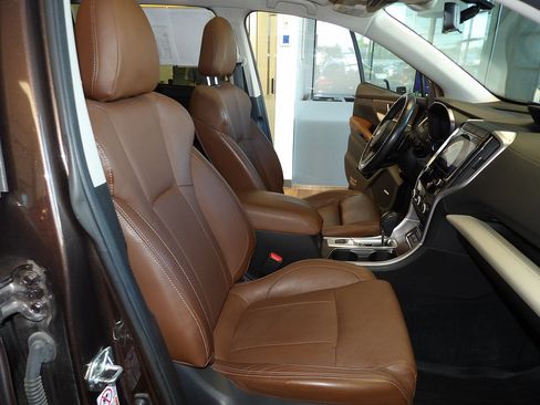 Used 2019 Subaru Ascent Touring w/ Popular Package #2 AWD/4WD image 14