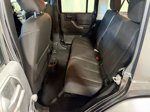Used 2017 Jeep Wrangler Unlimited Sport w/ Connectivity Group AWD/4WD image 20