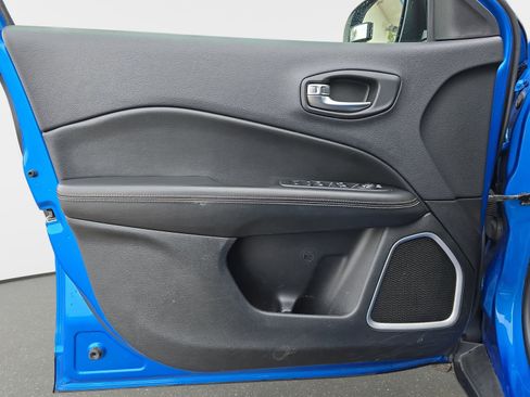 Used 2018 Jeep Compass Sport w/ Tech Group image 27