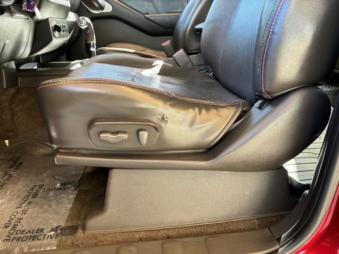 Used 2012 Nissan Frontier PRO-4X w/ Pro-4x Luxury Pkg image 14