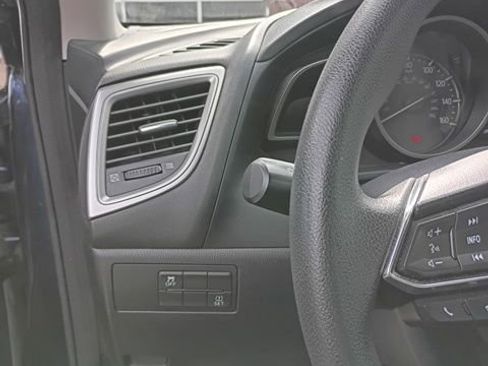 Used 2018 MAZDA MAZDA3 Sport image 8