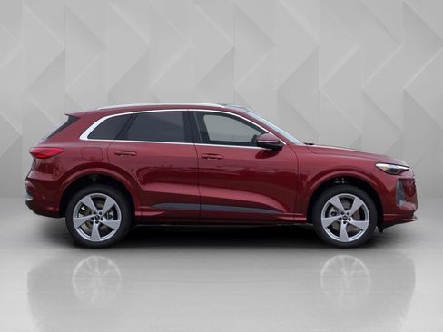 New 2025 Audi Q5 Premium Plus image 7