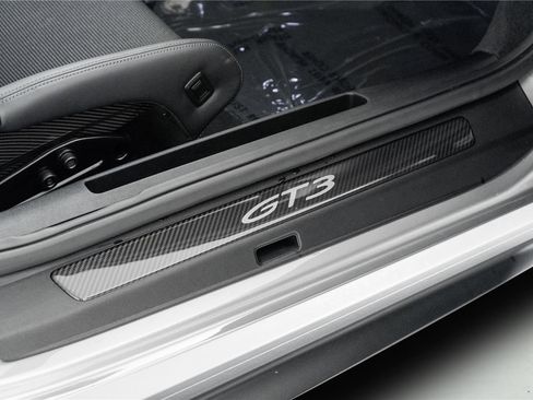 Used 2024 Porsche 911 GT3 image 30