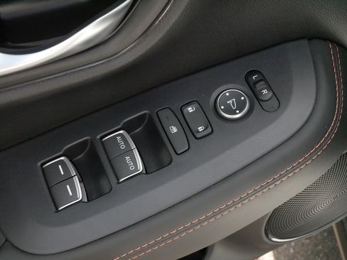 Certified 2026 Honda HR-V Sport image 19