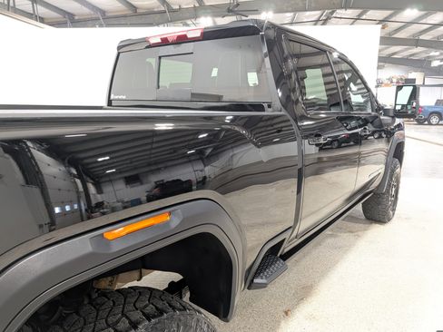 Used 2024 GMC Sierra 2500 AT4X AWD/4WD image 3