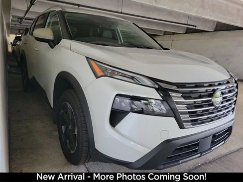 Certified 2024 Nissan Rogue SV w/ SV Premium Package FWD image 1