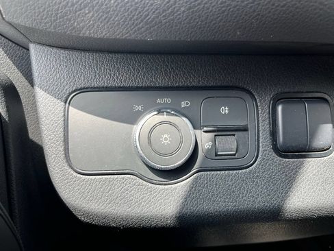Used 2019 Mercedes-Benz Sprinter 144 image 22