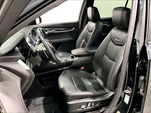 Used 2023 Cadillac XT6 Sport w/ Technology Package image 21