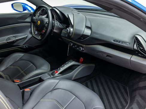 Certified 2018 Ferrari 488 GTB image 34