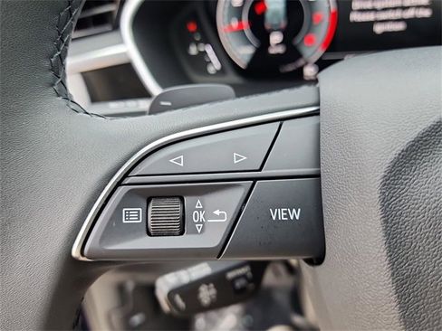 Certified 2025 Audi Q3 2.0T Premium Plus image 14
