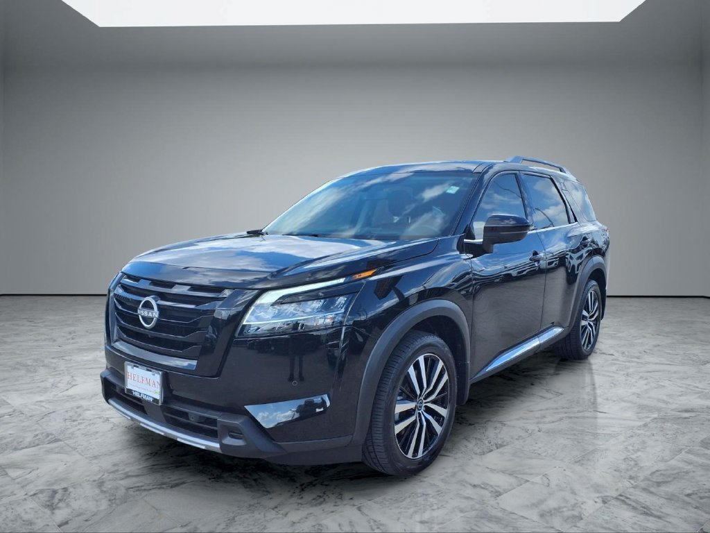 Used 2024 Nissan Pathfinder Platinum FWD image 3